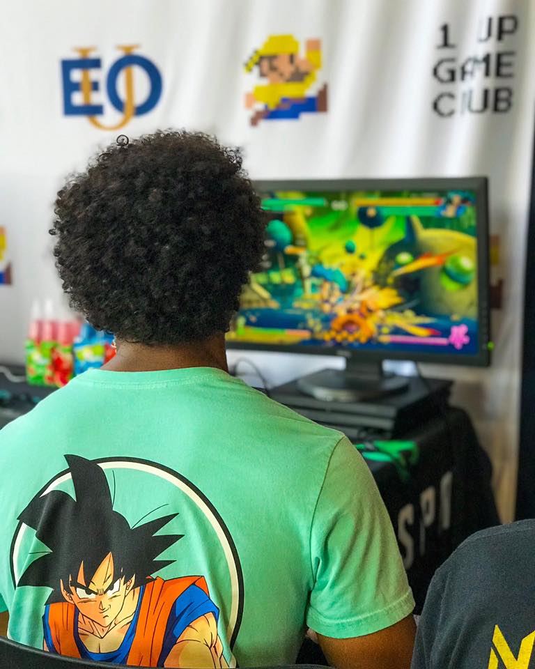 澳门金沙娱乐城app Esports Team Coach Davon at 澳门金沙娱乐城app 1up Club Gathering