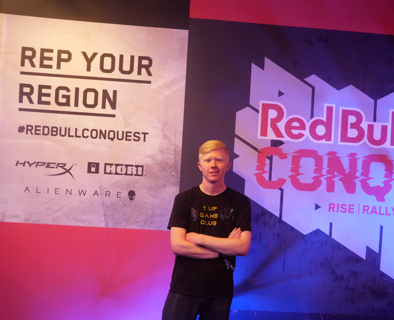 澳门金沙娱乐城app Esports Team Coach Nils at Red Bull Competition